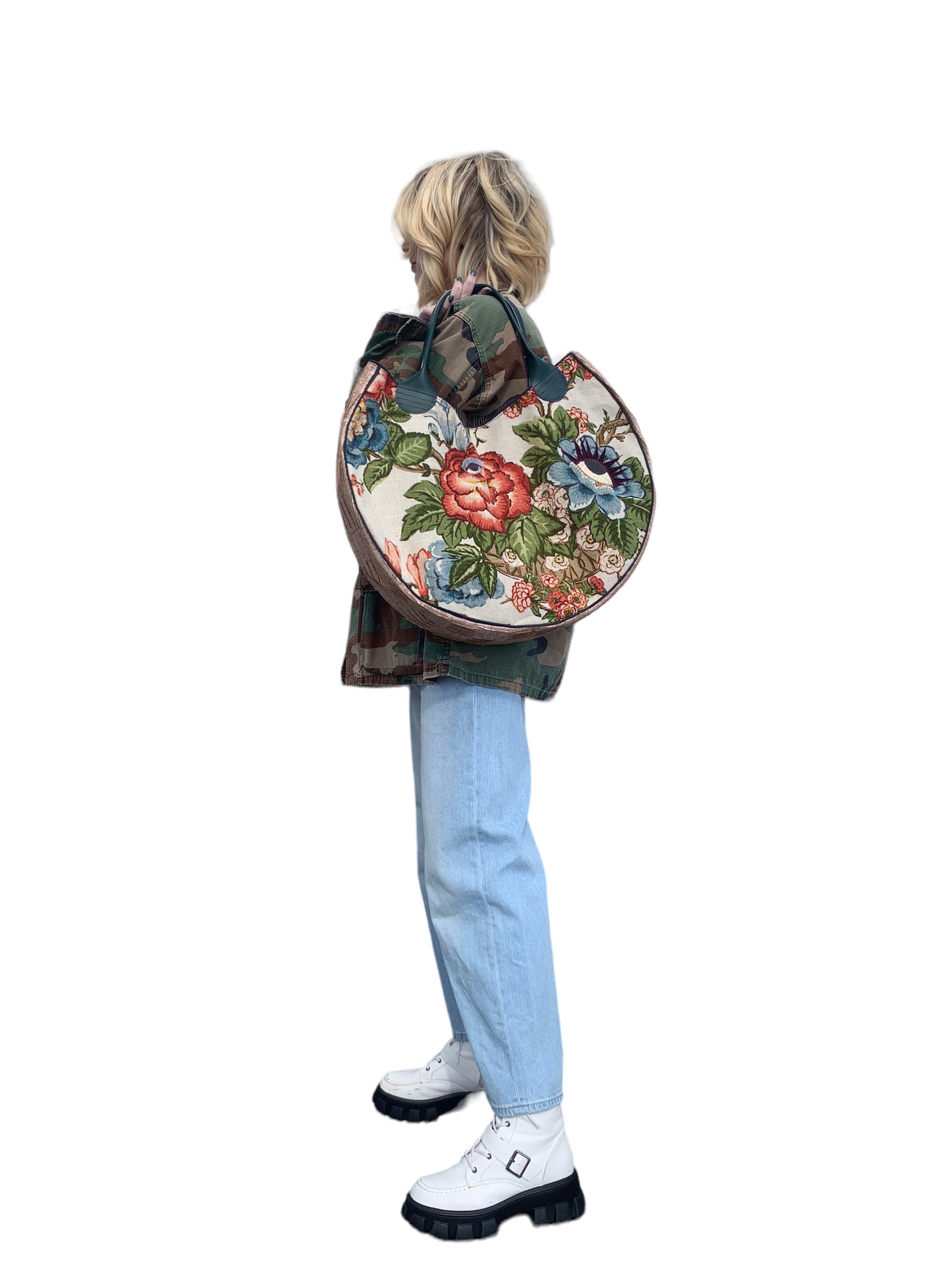 FLORAL GAZE SHOULDER BAG